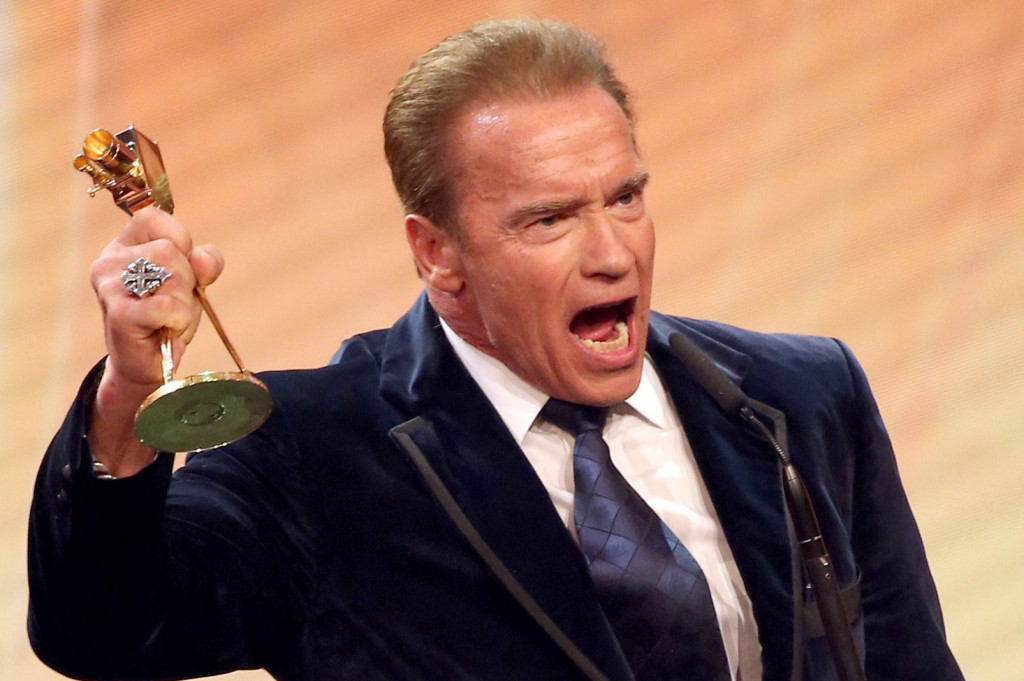 Arnold Schwarzenegger Dianugerahi Germany's Golden Camera Award