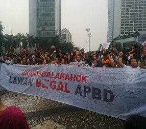 Ratusan Orang Dukung Ahok Lawan <i>Begal</i> APBD 