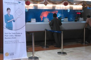 Loket Ditutup, Garuda Jual Tiket di Hotel