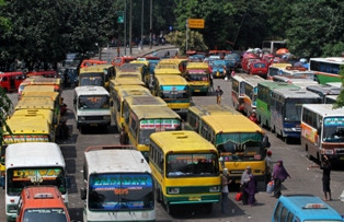 Premium Naik Rp200 Tak Pengaruhi Tarif Angkutan