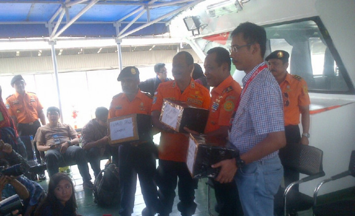 Tim SAR Temukan Uang 8.000 Dolar Singapura di Badan Pesawat AirAsia QZ8501