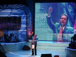 ​Aklamasi, Sutrisno Bachir Resmi Gantikan Amien Rais