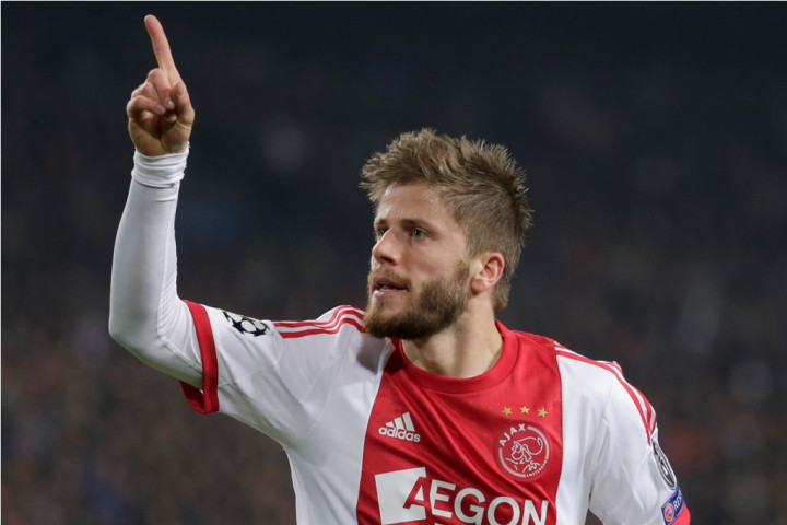 Ajax Perpanjang Kontrak Schone Hingga Dua Tahun