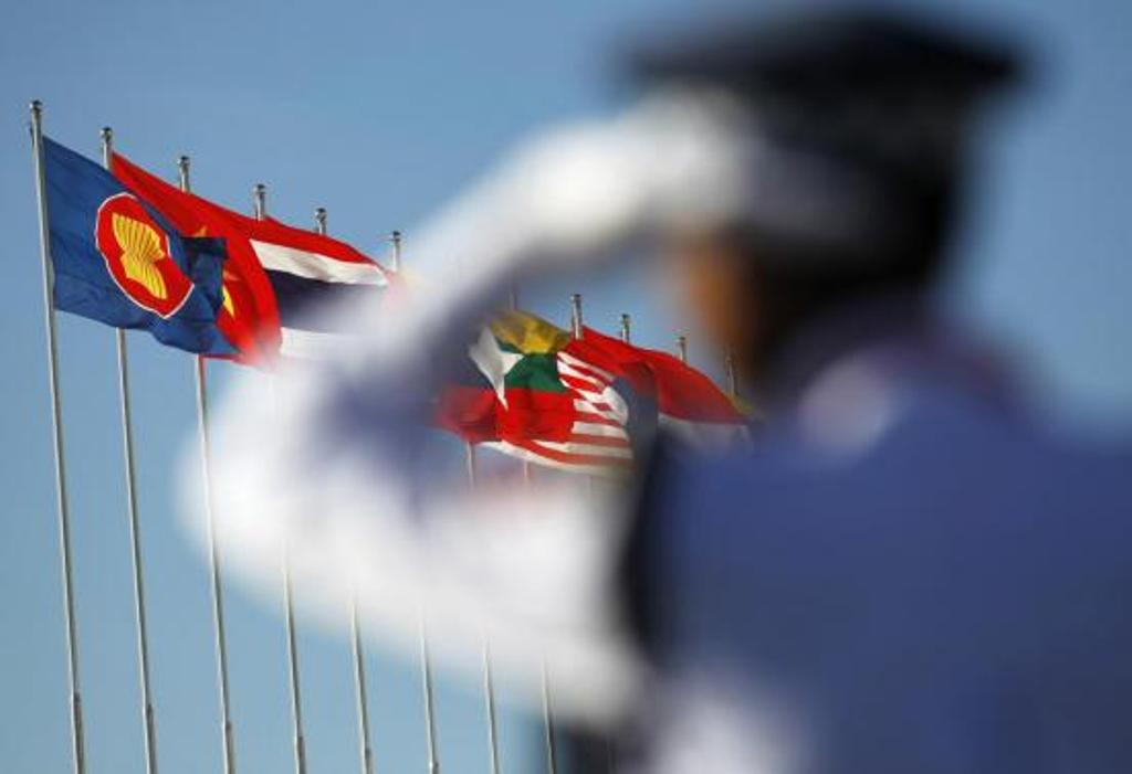 Ilustrasi bendera negara anggota ASEAN -- Reuters/Soe Zeya Tun