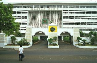 Tangani Kasus BG, Kejaksaan Jangan Limpahkan ke Polri