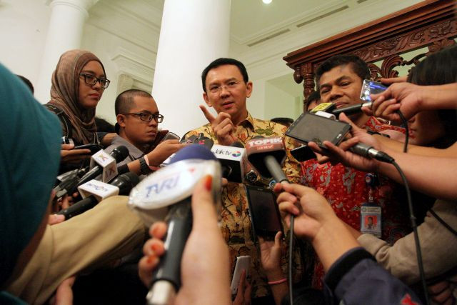 Ahok Santai Makan Siang Usai Ribut di Kemendagri 