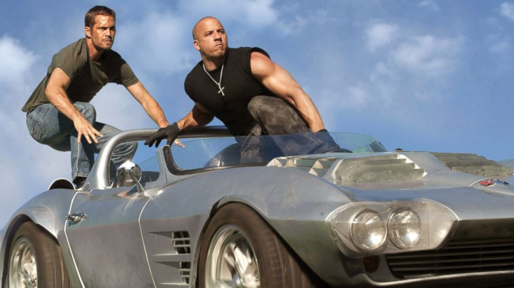 Lihat <i>Skydiving</i> Mobil di Trailer Terbaru Furious 7 