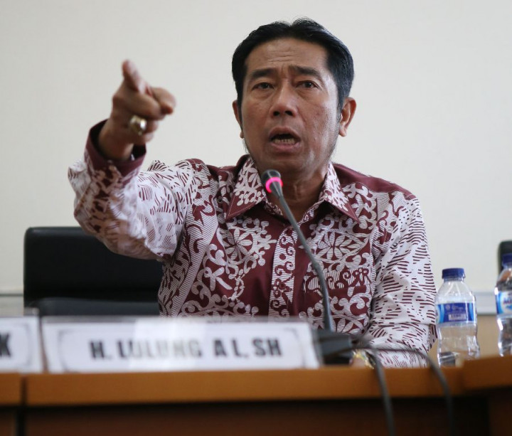 Selebritas Ikut Berkicau #SaveHajiLulung