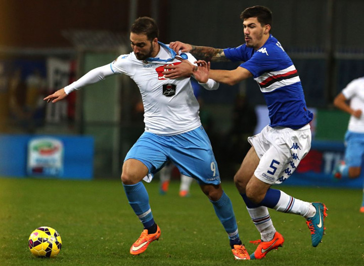 Arsenal Ingin Gaet Bek AS Roma