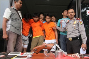 Begal Pondok Aren, Empat Ditangkap Beler Diburu