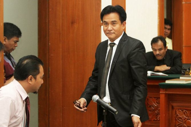 Menangkan Kubu Agung, Yusril Desak Jokowi Evaluasi Kinerja Yasonna