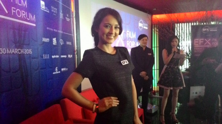 Julie Estelle Tolak Main di Film Hollywood 