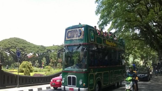 Keliling Kota Malang ala <i>Double</i> <i>Decker</i> di London