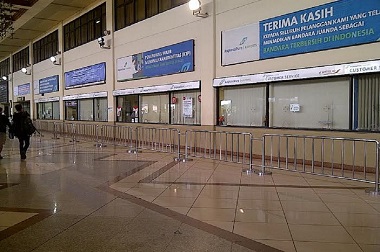 Loket Ditiadakan, Petugas Maskapai Mengaku Calon Penumpang Bingung