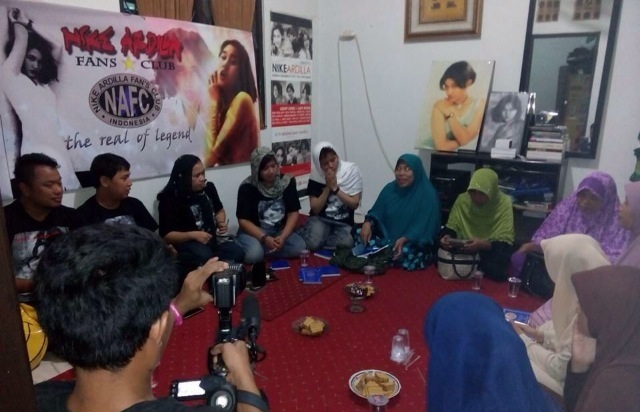 Fans Nike Ardilla Gelar Pengajian