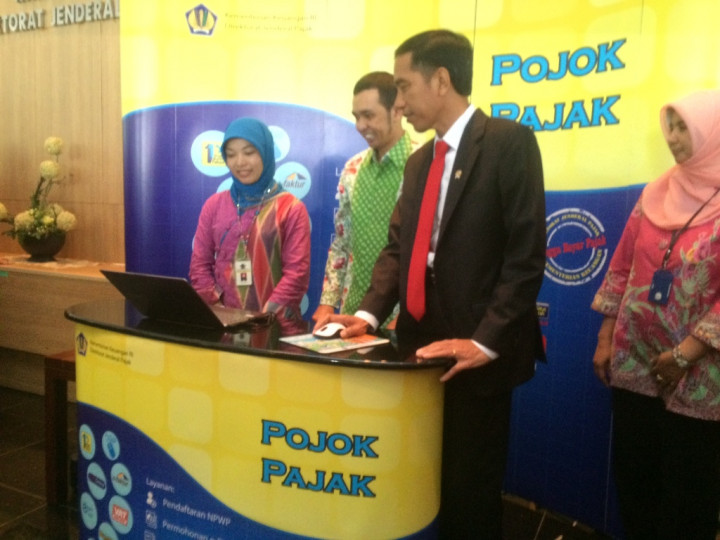 Jokowi <i>Curhat</i> Lapor SPT Pajak Pakai e-Filling