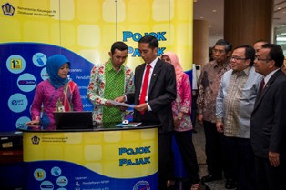 Realisasi Penerimaan Pajak di Awal Tahun <i>Slow Down</i>, Jokowi: Itu Biasa 