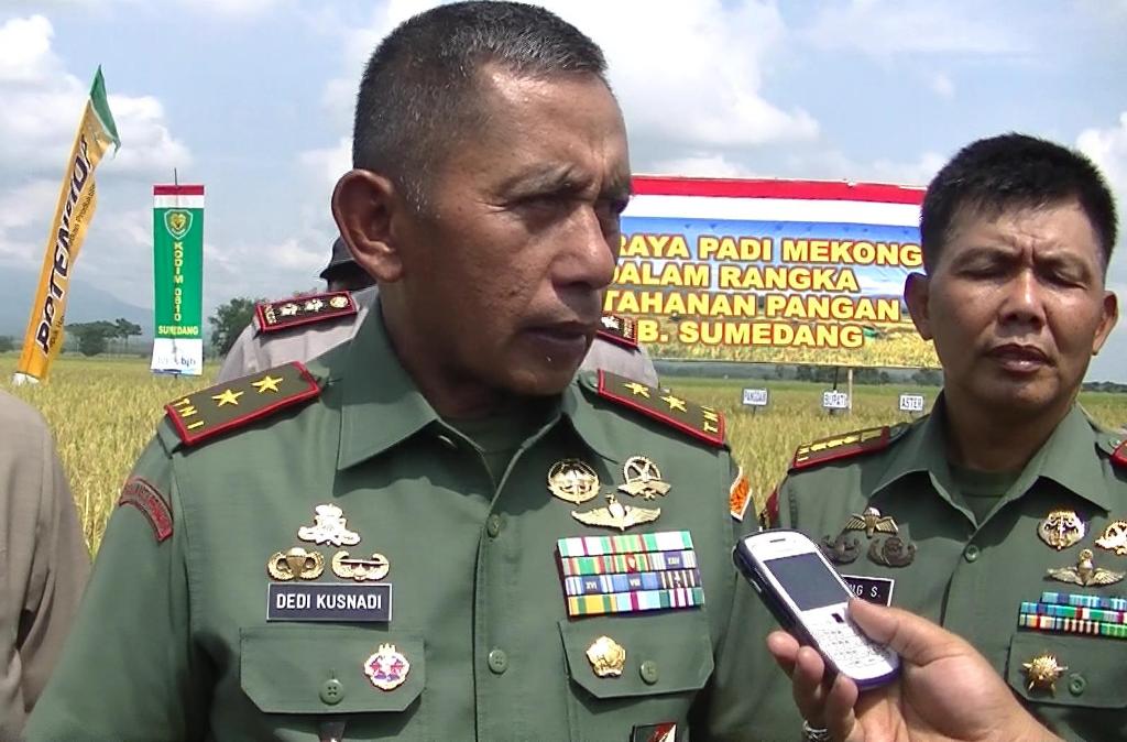 Foto: Pangdam  III/Siliwangi Mayor Jenderal TNI Dedi Kusnadi tengah diwawancarai/MTVN_Ismail