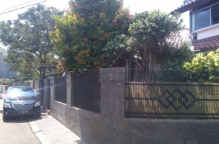 Memburu Alex Usman, Saksi Penting Kasus Korupsi UPS