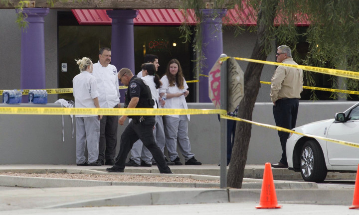 Tertembak di Bahu, Pria Ini Masih Menyempatkan Selfie 