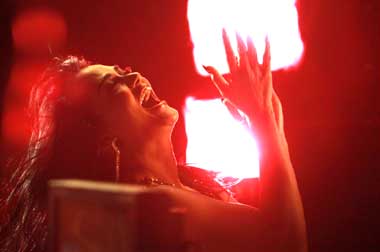 Konser TRAYA, Cuplik Perjalanan Hidup Krisdayanti