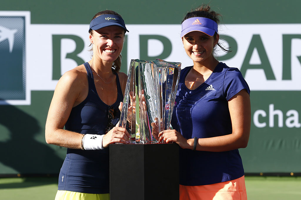 Hingis/Mirza Juara Ganda Putri BNP Paribas Terbuka