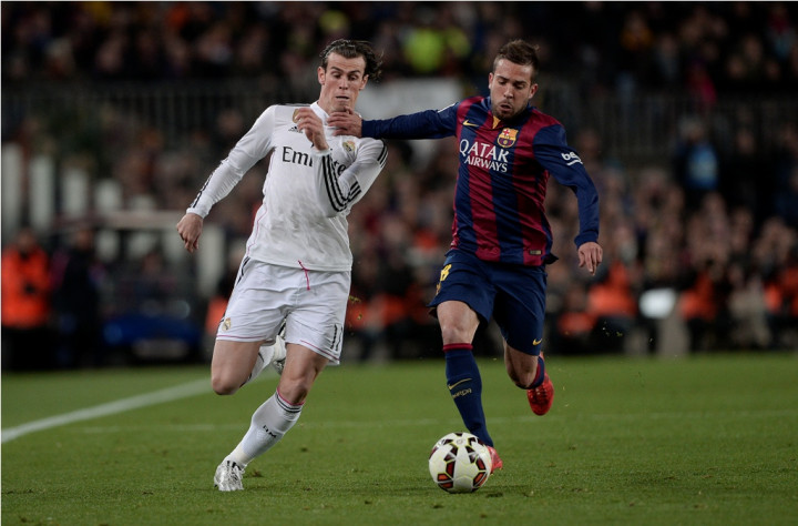 Kalah dari Barcelona, Mobil Pemain Real Madrid Dipukuli Fan