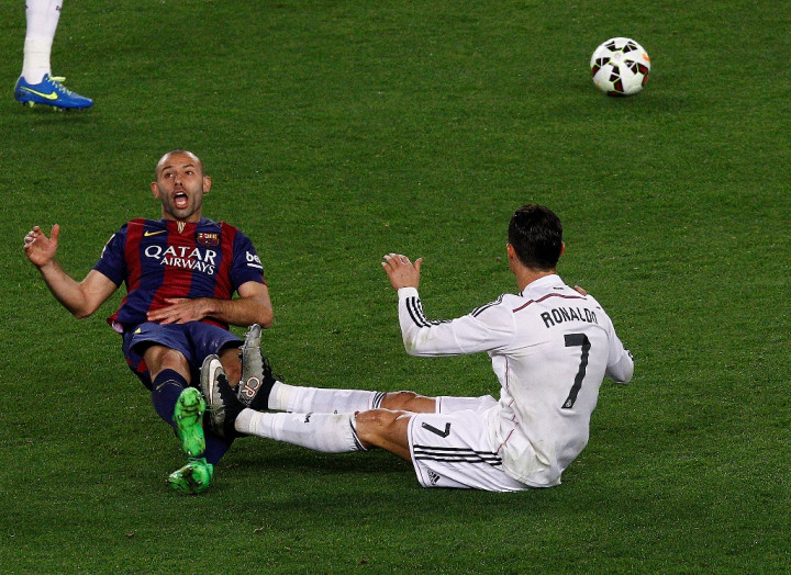 Aksi Dramatis Mascherano di <i>El Clasico</i> 