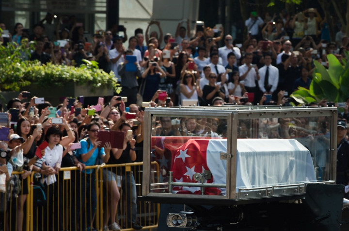 Jasad Lee Kuan Yew Dipindahkan ke Gedung Parlemen Singapura