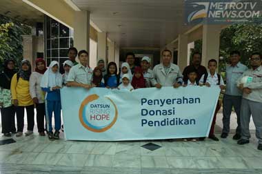 Nissan Donasikan Komputer ke 26 Sekolah di Jawa Barat