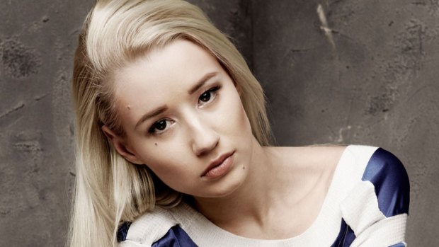 Ingin Tampil Seksi, Iggy Azalea Pasang Implan Payudara