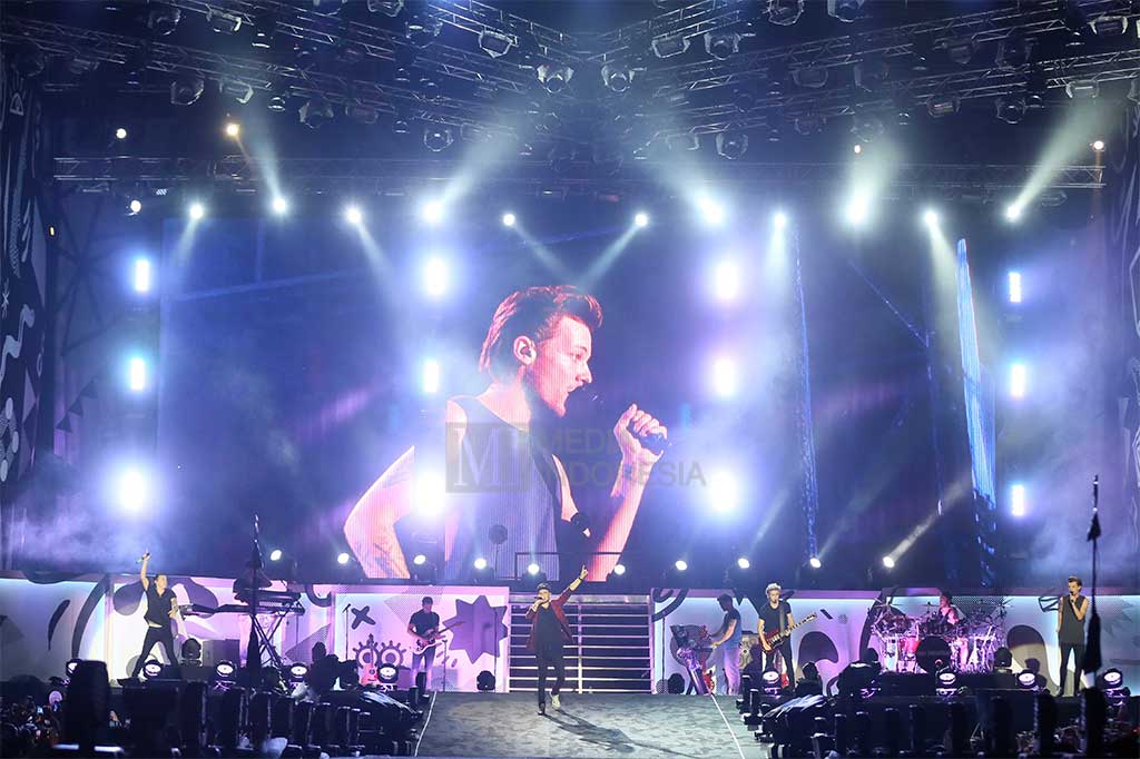 One Direction Guncang GBK