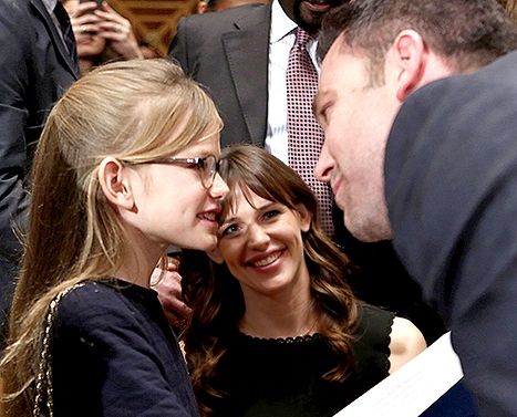 Berpidato di Capitol Hill, Ben Affleck Ajak Putri dan Istrinya