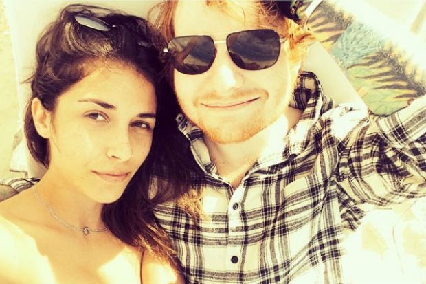 Foto: Ed Sheeran dan Athina Andrelos / celebuzz.com