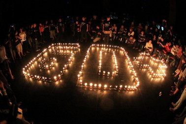 Warga Solo Turut Peringati Earth Hour 2015