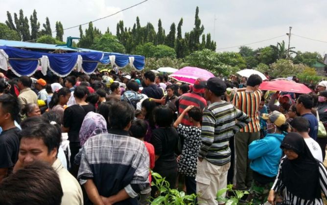 Makam di Sekitar Olga Rusak Terinjak Pelayat 