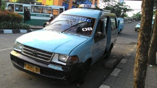 BBM 'Diam-Diam' Naik, Sopir Angkot Ancam Mogok