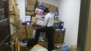 Penyidik Bareskrim Sita Berdus-dus Dokumen dari Ruangan Denny