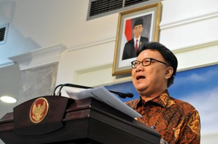 Tjahjo ke Istana Sampaikan Pesan DPR: Presiden Harus Jelaskan Langsung