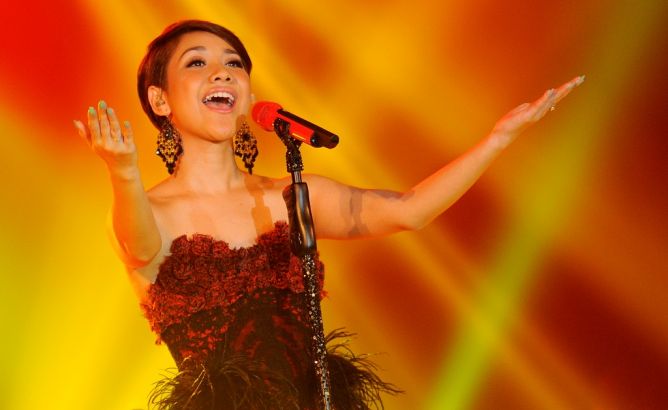 BCL Dilarang Bernyanyi di Konser Ini