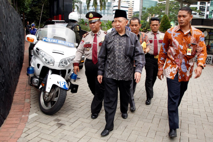 Lagi, Hamzah Haz Kunjungi Fuad Amin di Rutan KPK