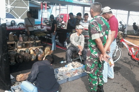 Berburu Batu Akik ke Bandara Husein Sastranegara