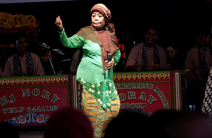 Mpok Nori Artis Berprestasi, Raih Beragam Penghargaan