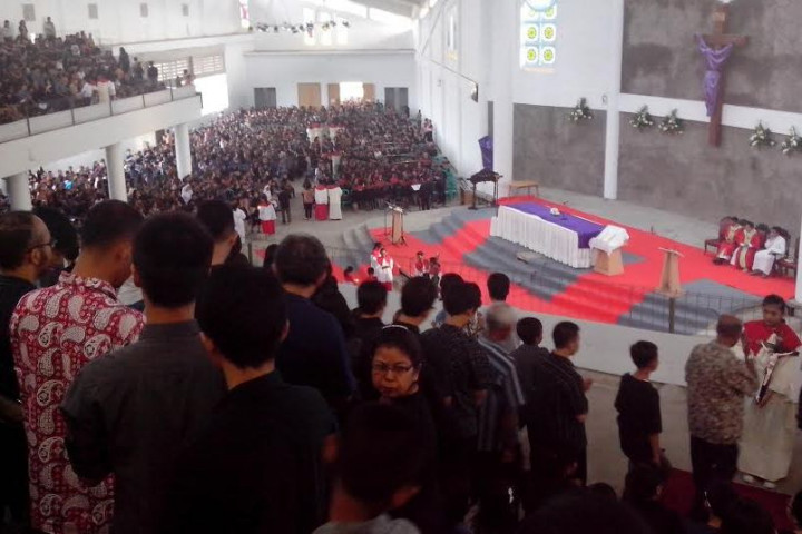 Ribuan Umat Katolik Cibinong Rayakan Jumat Agung