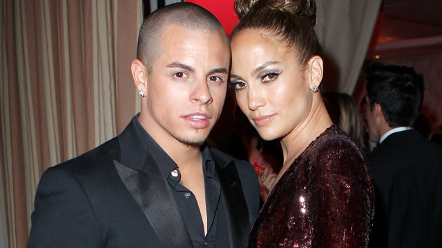 Foto: J-Lo dan Casper Smart / abcnews.go.com