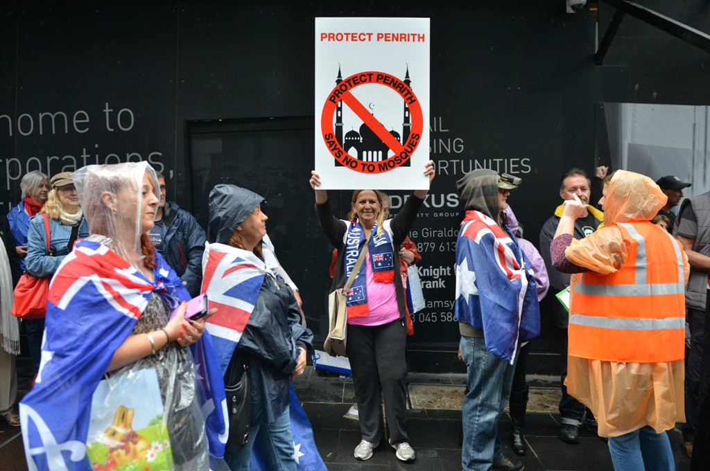 Massa Reclaim Australia menolak keberadaan Islam (Foto: AFP)