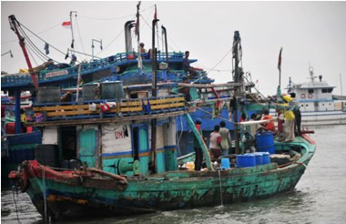 Harga Solar Naik, Nelayan Tegal Merugi