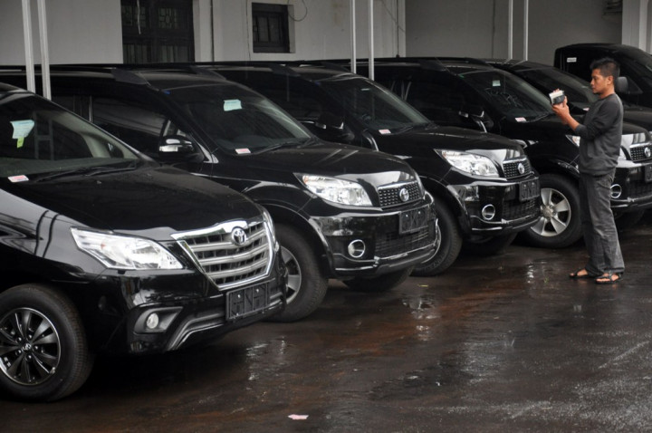 Sikapi Pemberian Uang Muka Kendaraan Pejabat Secara Proporsional 