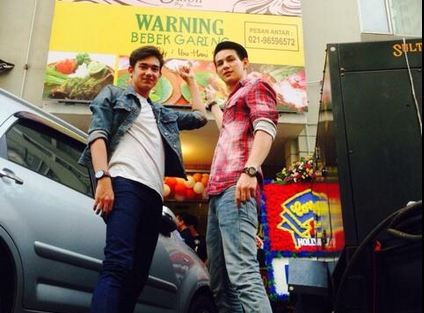 Marcell Darwin Bisnis Warung Kopi 