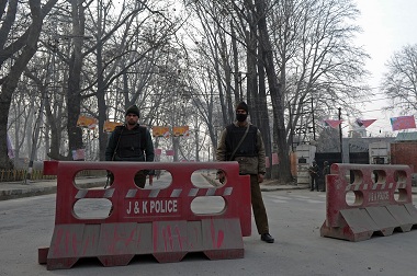 Pemberontak Bunuh Tiga Polisi tak Bersenjata